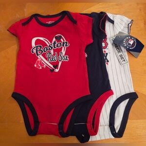 Majestic Boston Red Sox 3 piece Bodysuit Set NWT Sz 12 Mos